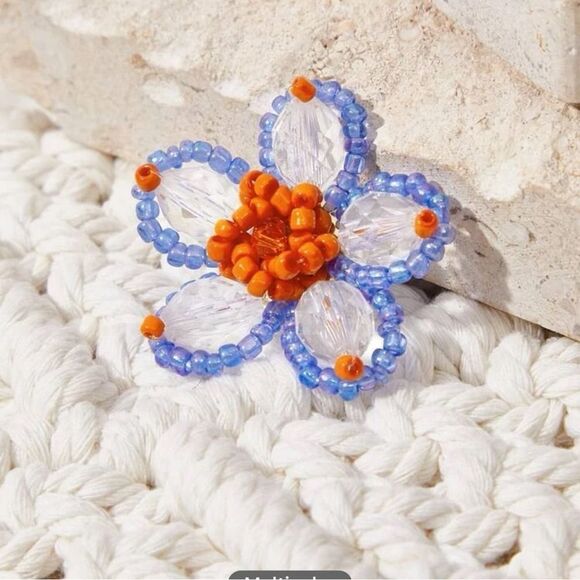 Decorative Flower Shaped Beaded Earrings - Picture 3 of 10